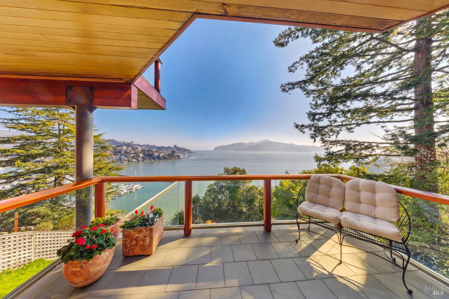 Detail Gallery Image 18 of 47 For 266 Bayview Ave, Belvedere,  CA 94920 - 5 Beds | 3/1 Baths