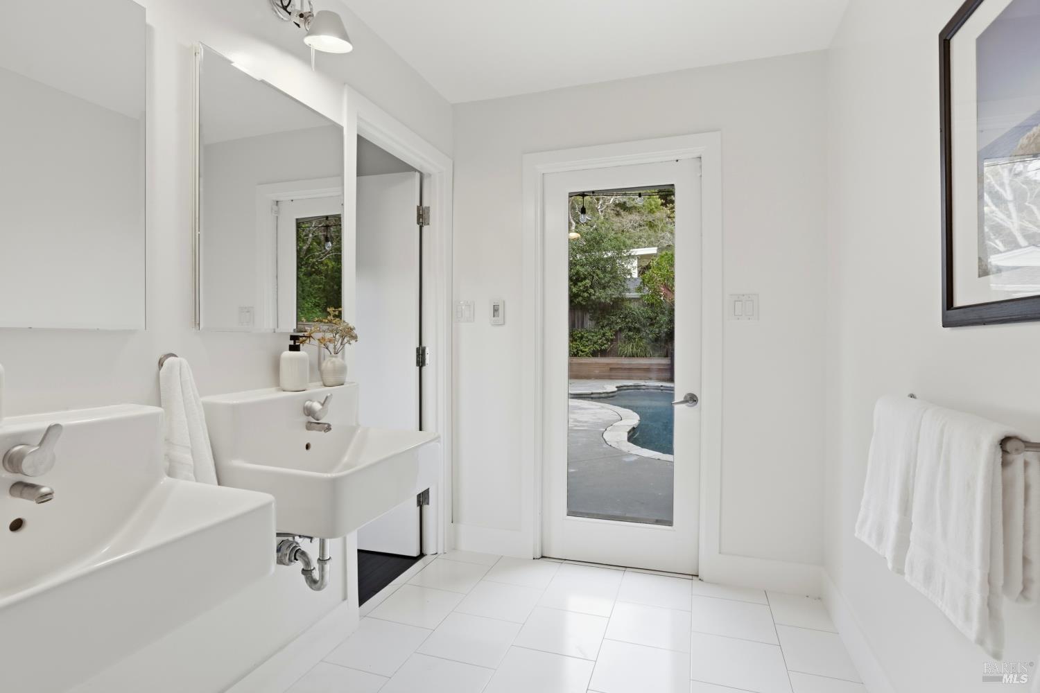 Detail Gallery Image 13 of 22 For 350 Karen Way, Belvedere Tiburon,  CA 94920 - 3 Beds | 3 Baths