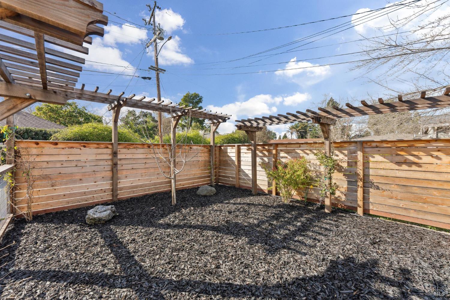 Detail Gallery Image 6 of 59 For 18023 Mulberry Ave, Sonoma,  CA 95476 - 2 Beds | 1 Baths