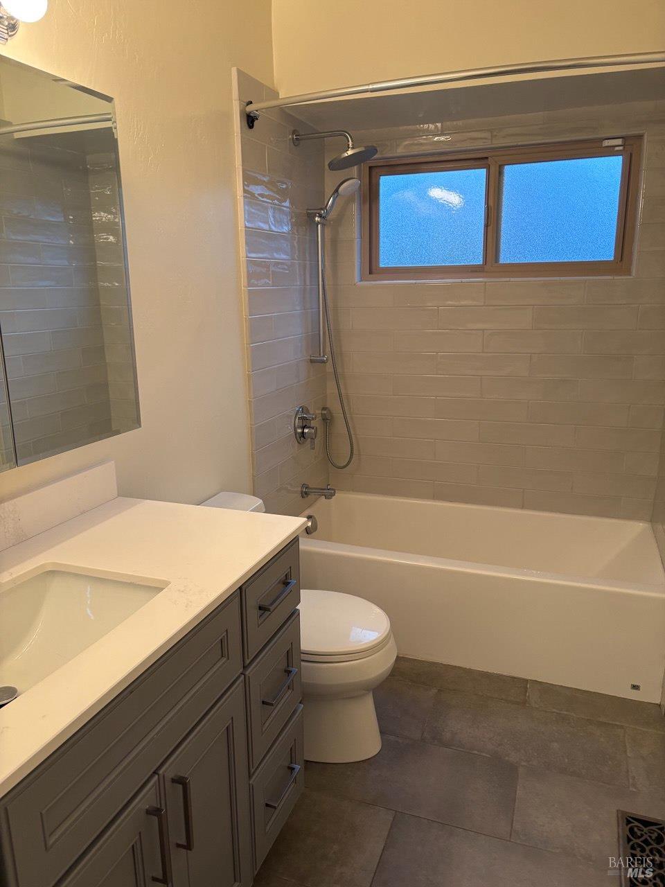 Detail Gallery Image 10 of 26 For 323 Bolinas Rd, Fairfax,  CA 94930 - 2 Beds | 1/1 Baths