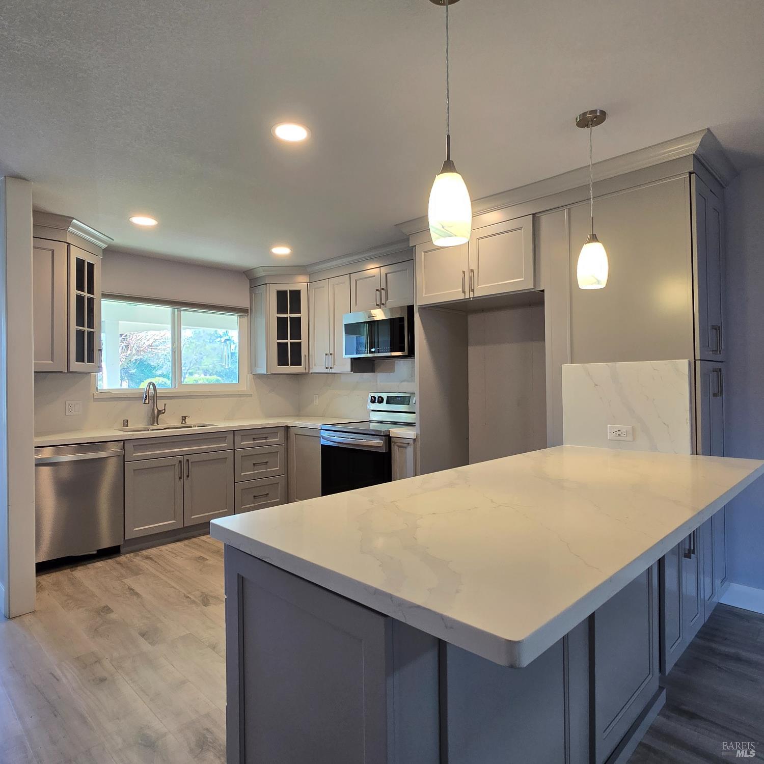 Detail Gallery Image 2 of 7 For 121 Sequoia Dr, Vacaville,  CA 95687 - 1 Beds | 1 Baths