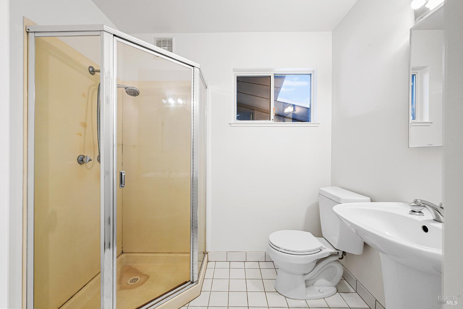 Detail Gallery Image 35 of 65 For 11 Hollyhock Ct, Mill Valley,  CA 94941 - 4 Beds | 2/1 Baths