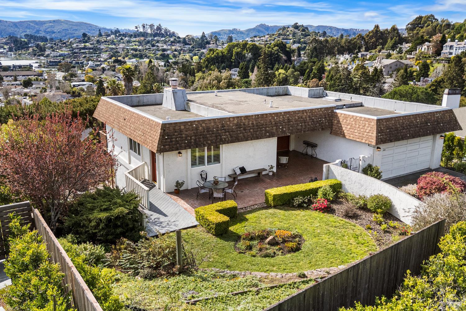 Detail Gallery Image 7 of 47 For 260 Blackfield Dr, Tiburon,  CA 94920 - 4 Beds | 2/1 Baths