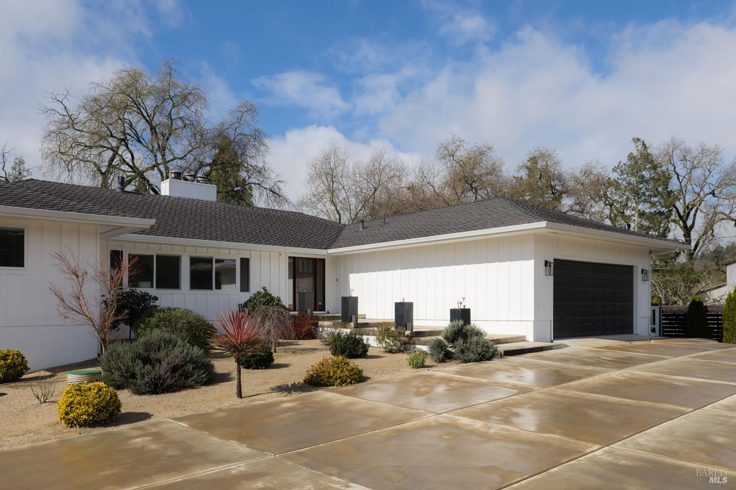 Detail Gallery Image 4 of 37 For 201 Silverado Trl, Saint Helena,  CA 94574 - 3 Beds | 3 Baths