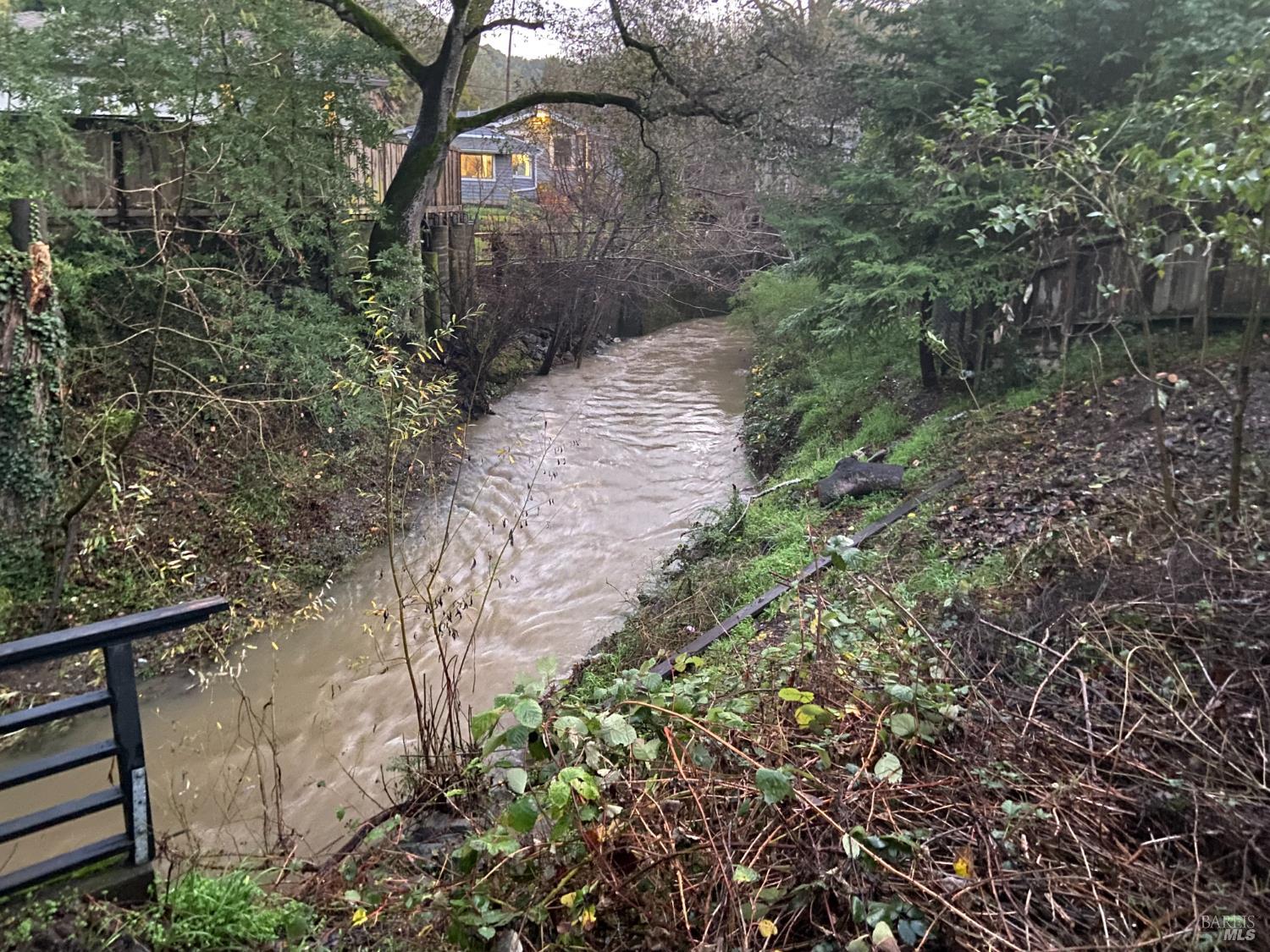 Detail Gallery Image 25 of 26 For 323 Bolinas Rd, Fairfax,  CA 94930 - 2 Beds | 1/1 Baths