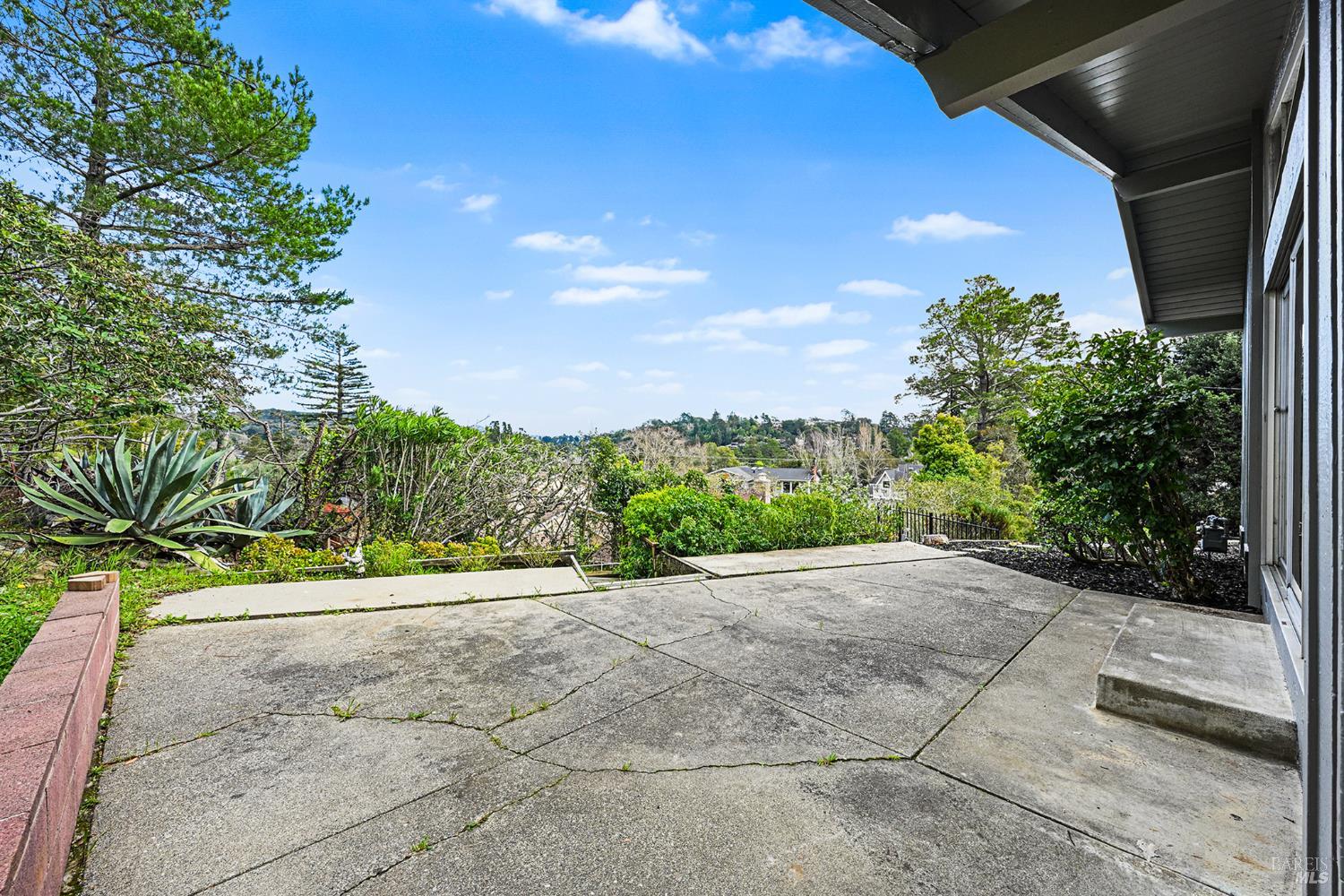 Detail Gallery Image 53 of 65 For 11 Hollyhock Ct, Mill Valley,  CA 94941 - 4 Beds | 2/1 Baths