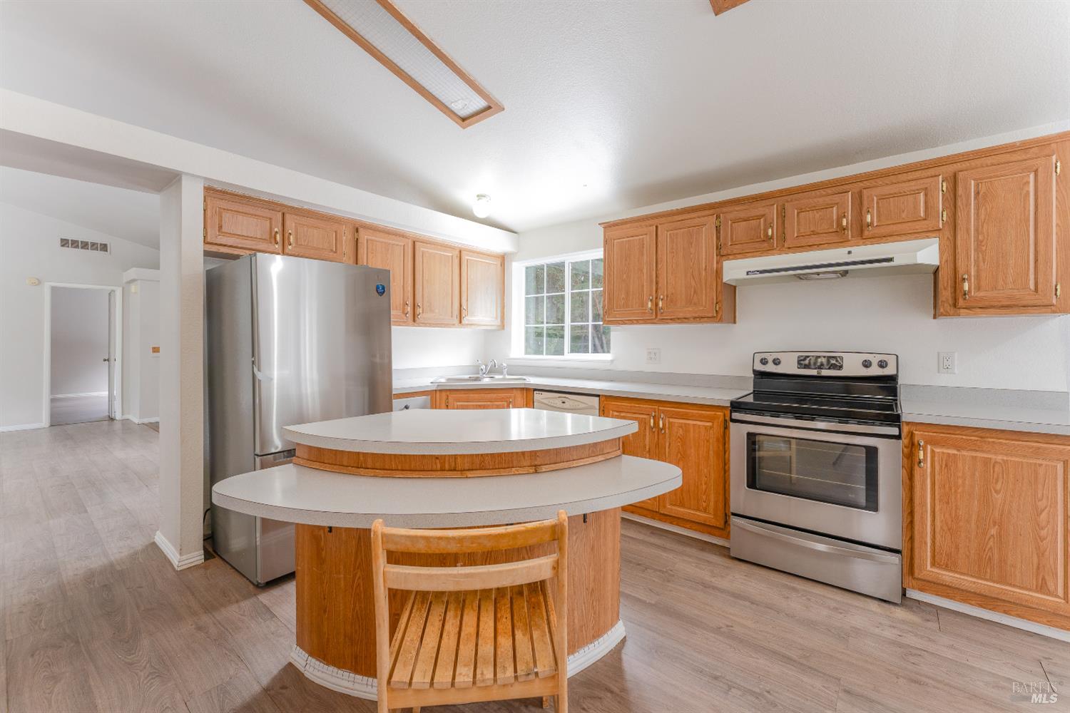 Detail Gallery Image 3 of 27 For 5751 Ridgewood Rd, Willits,  CA 95490 - 3 Beds | 2 Baths