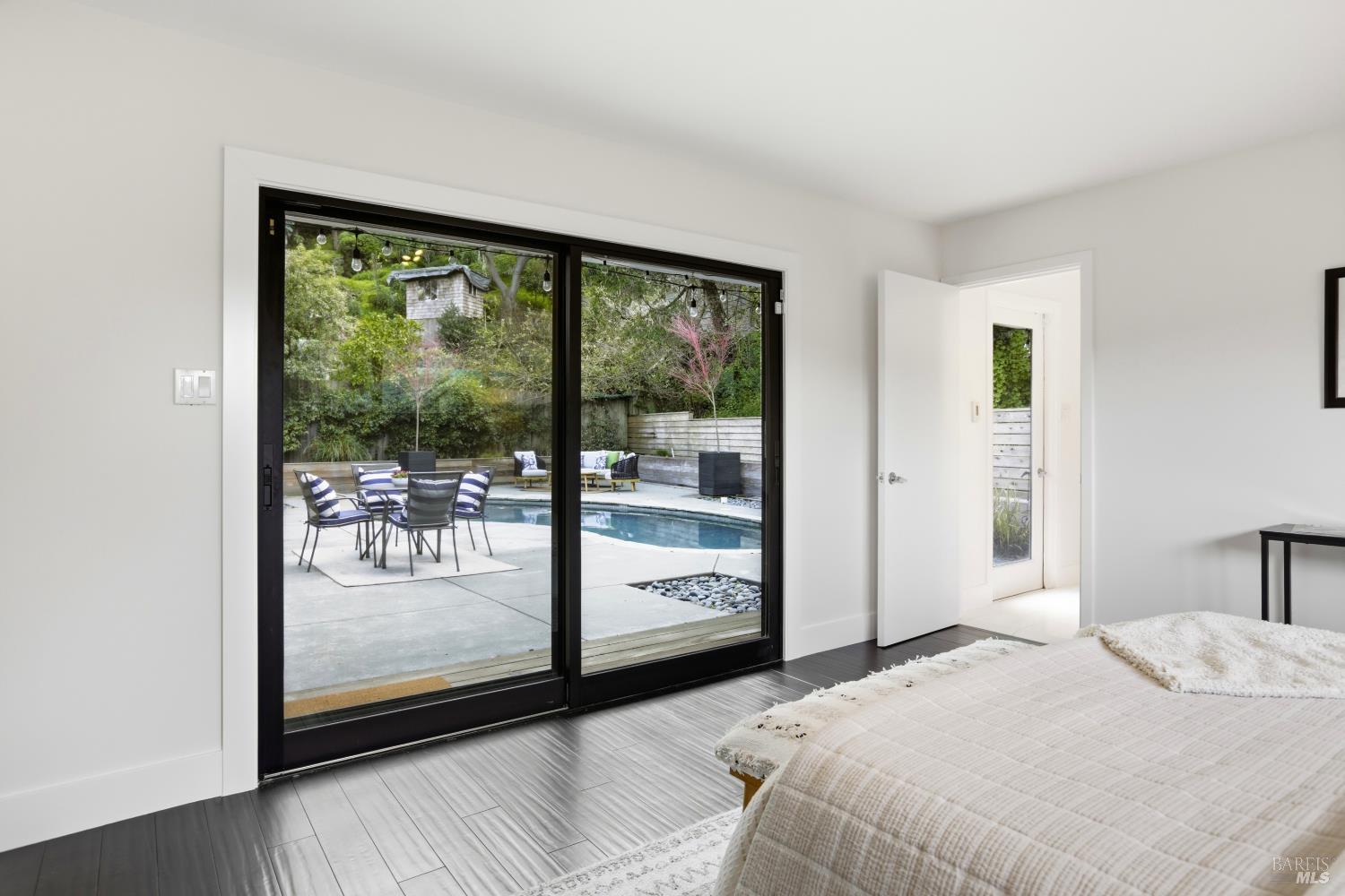 Detail Gallery Image 12 of 22 For 350 Karen Way, Belvedere Tiburon,  CA 94920 - 3 Beds | 3 Baths