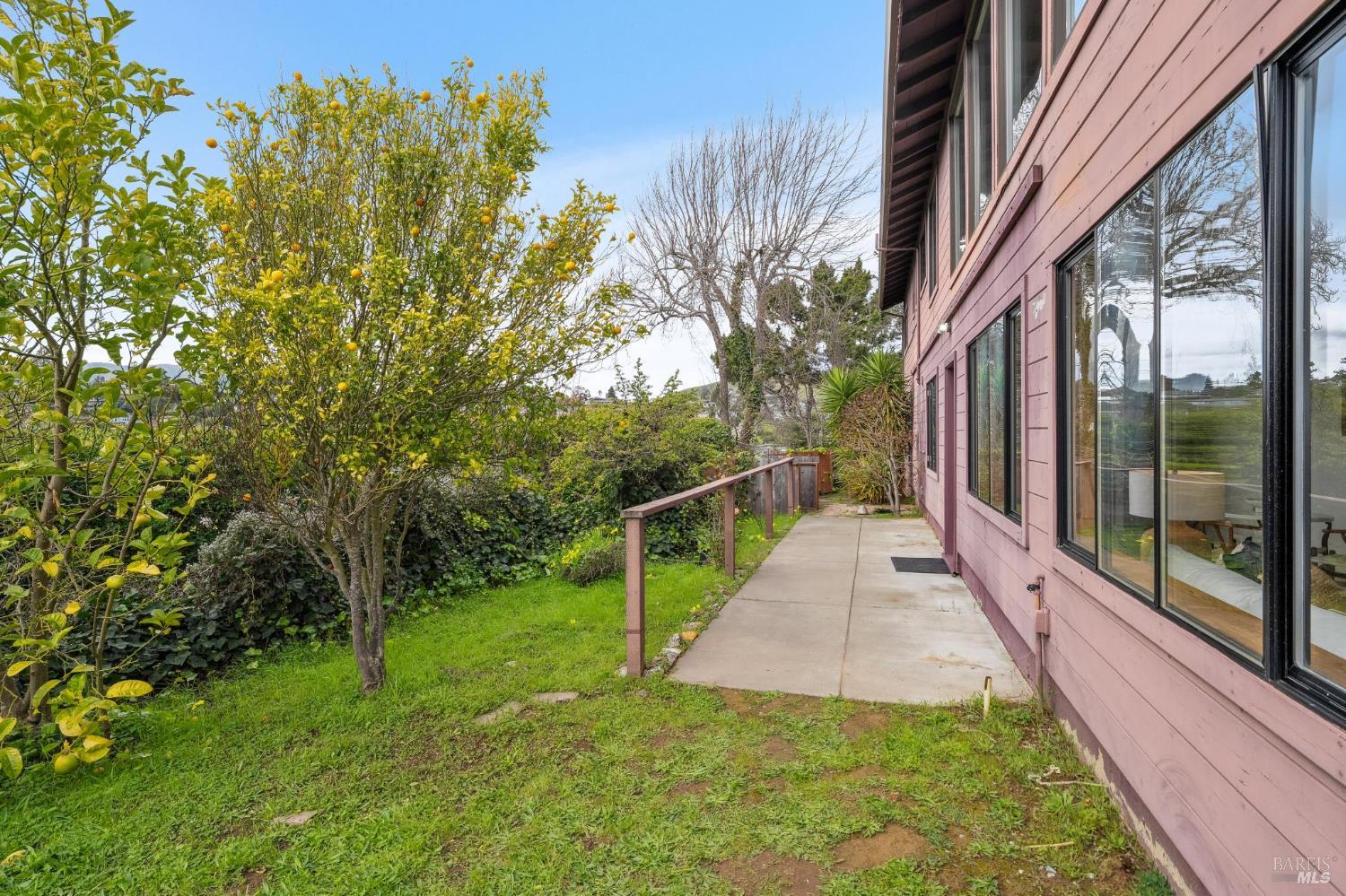 Detail Gallery Image 36 of 51 For 532 Virginia Dr, Tiburon,  CA 94920 - 2 Beds | 1 Baths