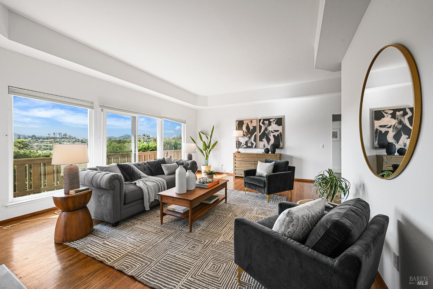 Detail Gallery Image 10 of 47 For 260 Blackfield Dr, Tiburon,  CA 94920 - 4 Beds | 2/1 Baths