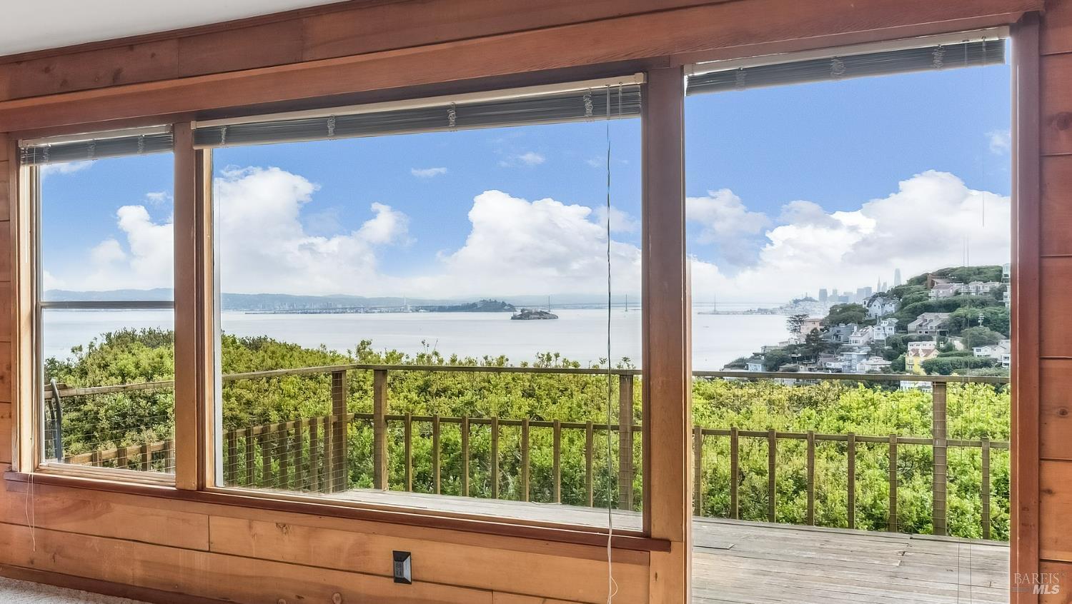 Detail Gallery Image 3 of 15 For 134 Crescent Ave, Sausalito,  CA 94965 - 4 Beds | 2 Baths