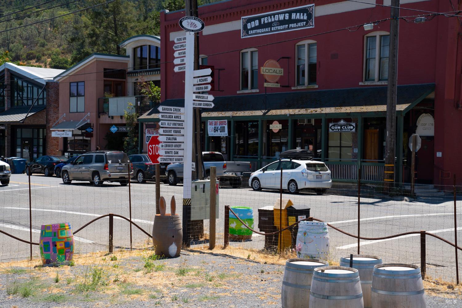 Detail Gallery Image 9 of 12 For 21020 Redwood Hwy, Geyserville,  CA 95441 - – Beds | – Baths