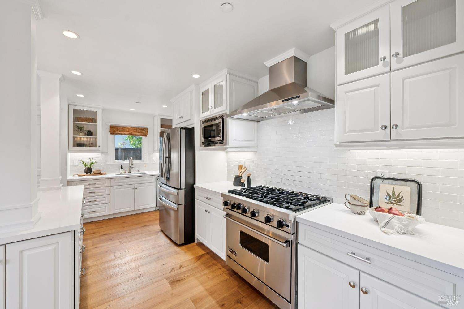 Detail Gallery Image 20 of 64 For 20 Apollo Rd, Tiburon,  CA 94920 - 4 Beds | 2 Baths