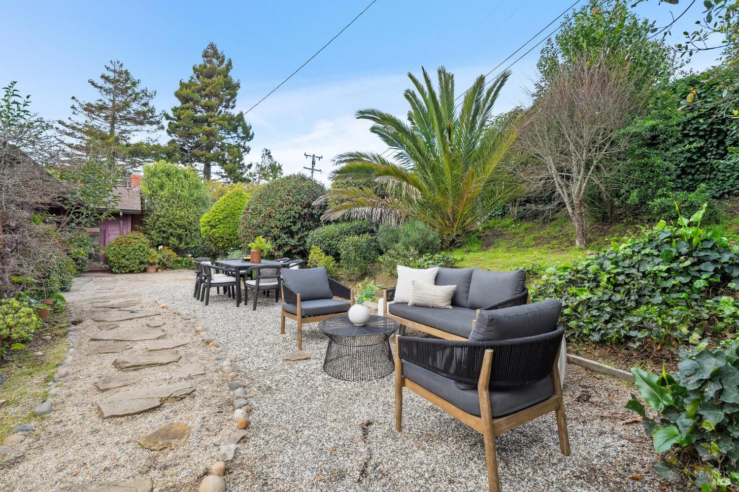 Detail Gallery Image 16 of 51 For 532 Virginia Dr, Tiburon,  CA 94920 - 2 Beds | 1 Baths