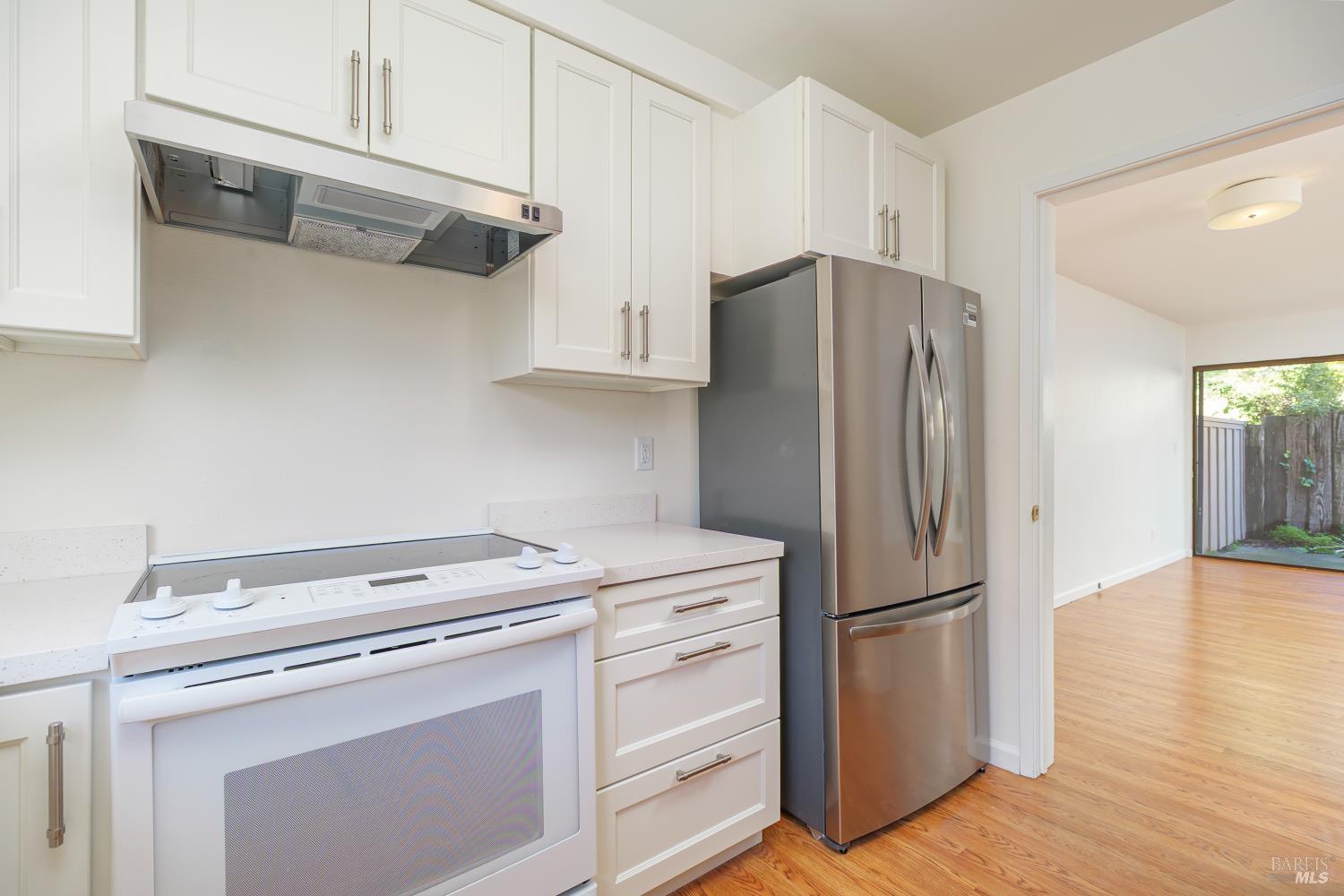 Detail Gallery Image 6 of 27 For 19 Burdell Ct, Novato,  CA 94949 - 2 Beds | 1/1 Baths