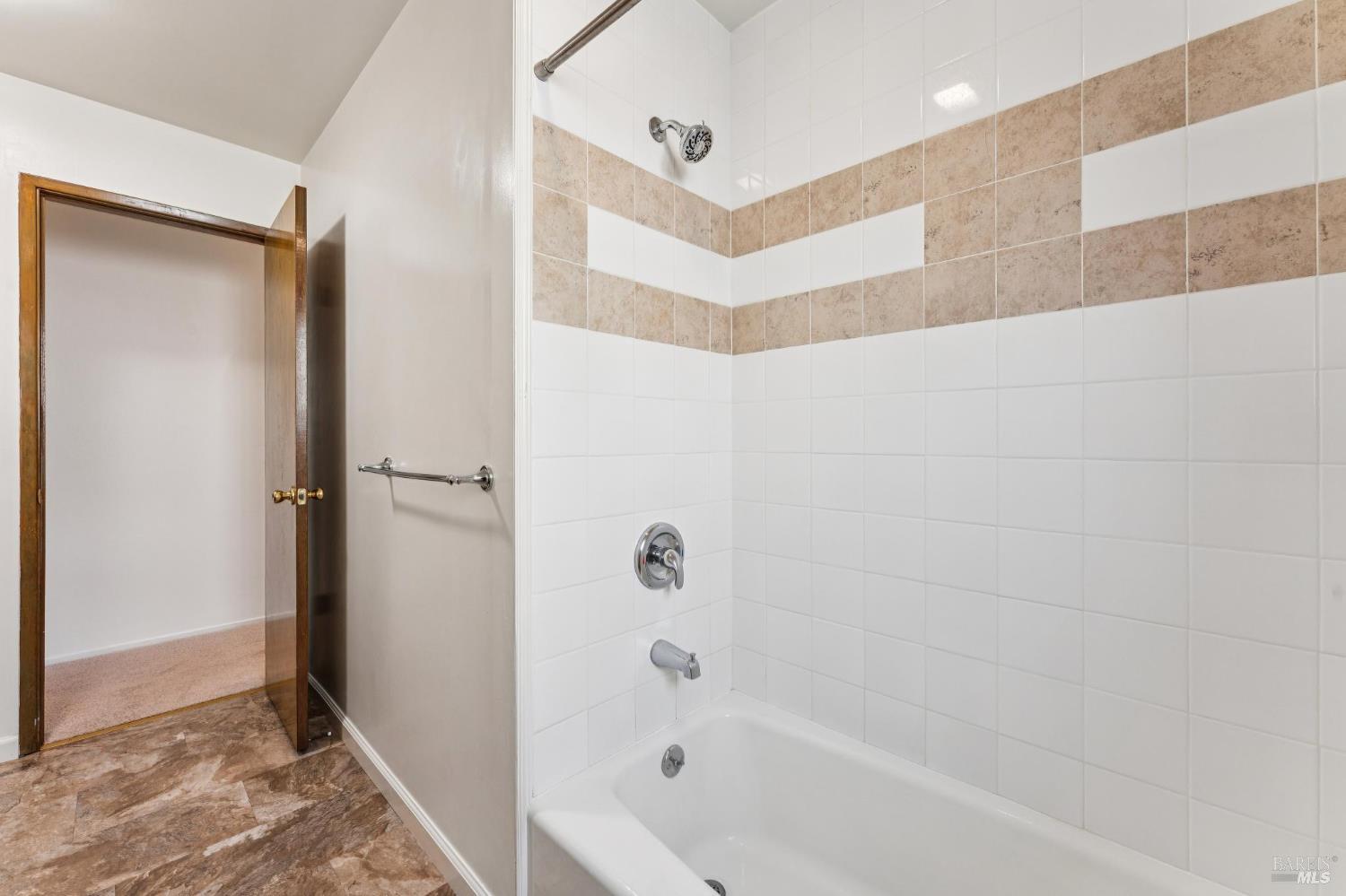 Detail Gallery Image 32 of 59 For 18023 Mulberry Ave, Sonoma,  CA 95476 - 2 Beds | 1 Baths