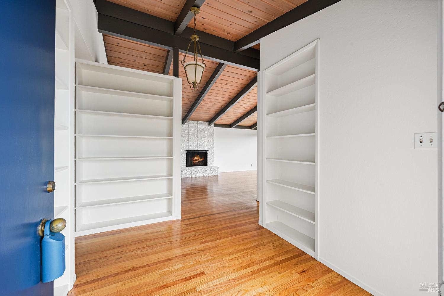 Detail Gallery Image 7 of 65 For 11 Hollyhock Ct, Mill Valley,  CA 94941 - 4 Beds | 2/1 Baths