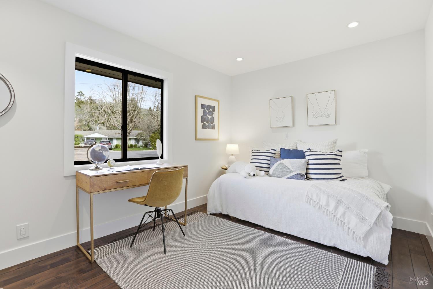 Detail Gallery Image 16 of 22 For 350 Karen Way, Belvedere Tiburon,  CA 94920 - 3 Beds | 3 Baths