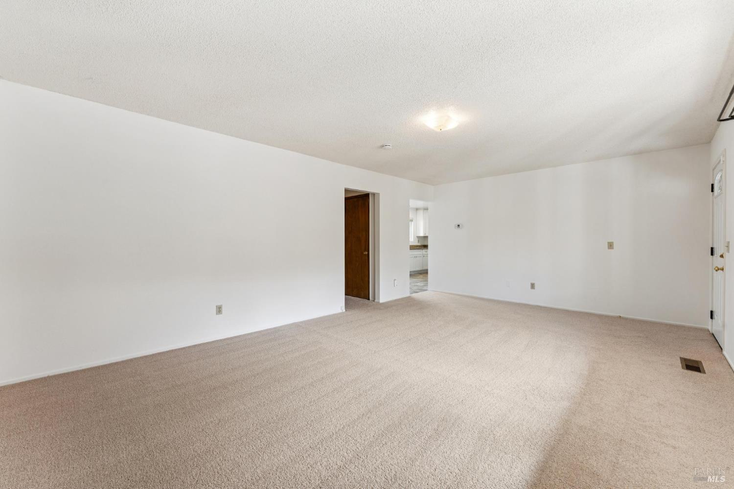 Detail Gallery Image 12 of 59 For 18023 Mulberry Ave, Sonoma,  CA 95476 - 2 Beds | 1 Baths