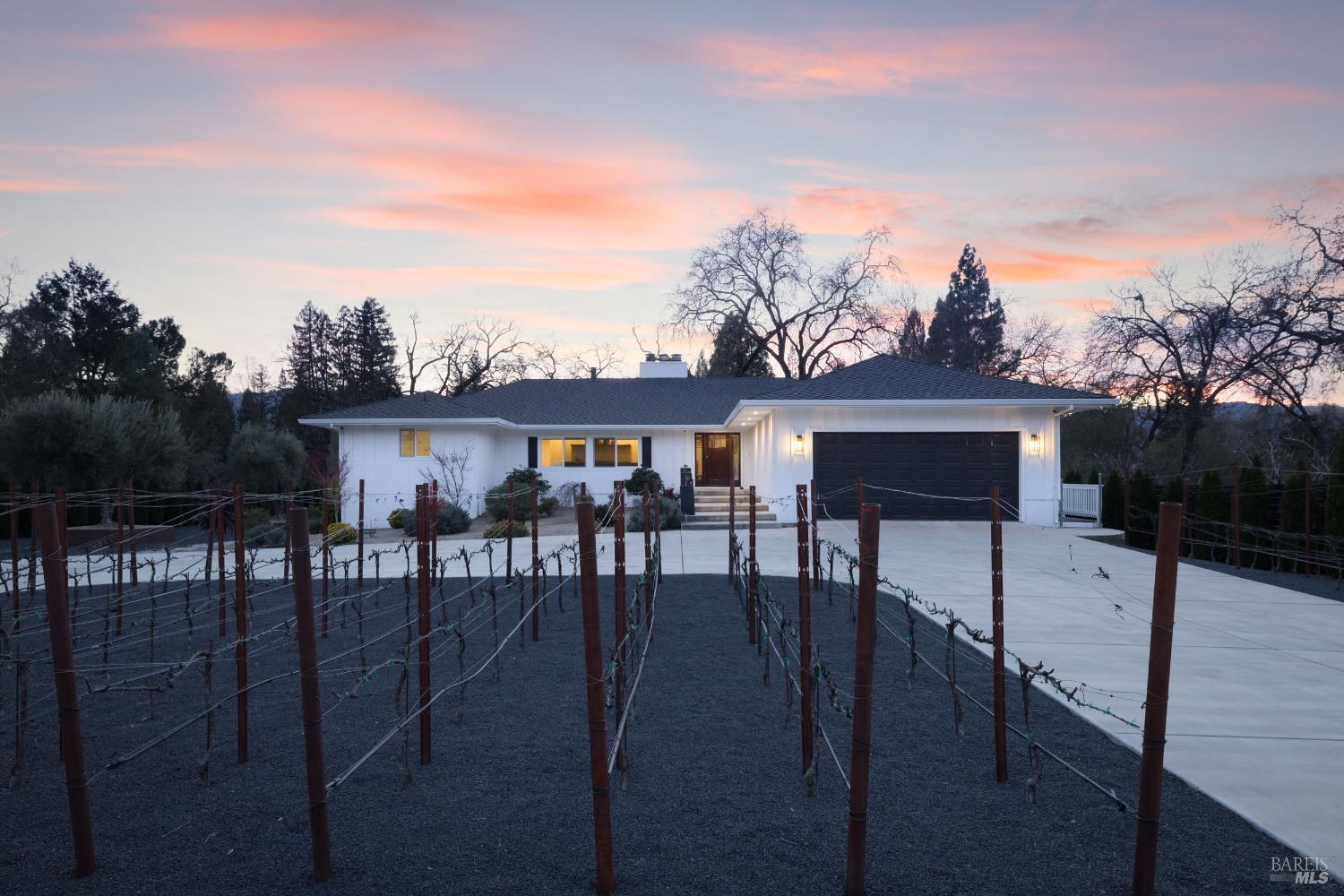 Detail Gallery Image 34 of 37 For 201 Silverado Trl, Saint Helena,  CA 94574 - 3 Beds | 3 Baths