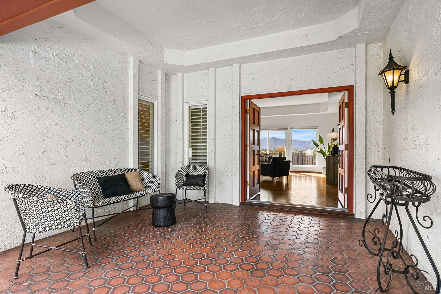 Detail Gallery Image 9 of 47 For 260 Blackfield Dr, Tiburon,  CA 94920 - 4 Beds | 2/1 Baths