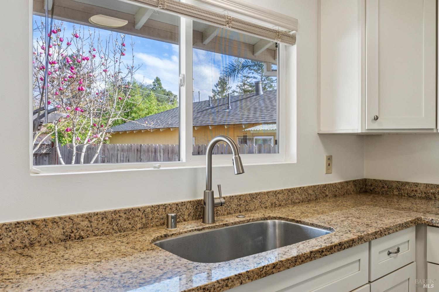 Detail Gallery Image 22 of 59 For 18023 Mulberry Ave, Sonoma,  CA 95476 - 2 Beds | 1 Baths