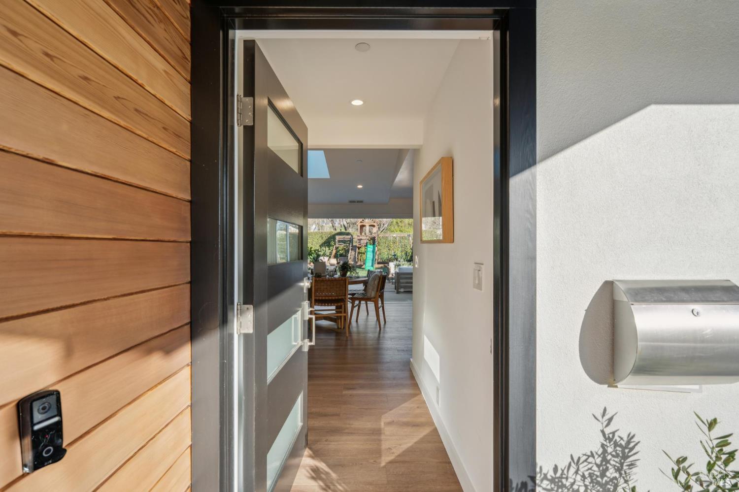 Detail Gallery Image 4 of 54 For 122 Blackfield Dr, Tiburon,  CA 94920 - 2 Beds | 2 Baths