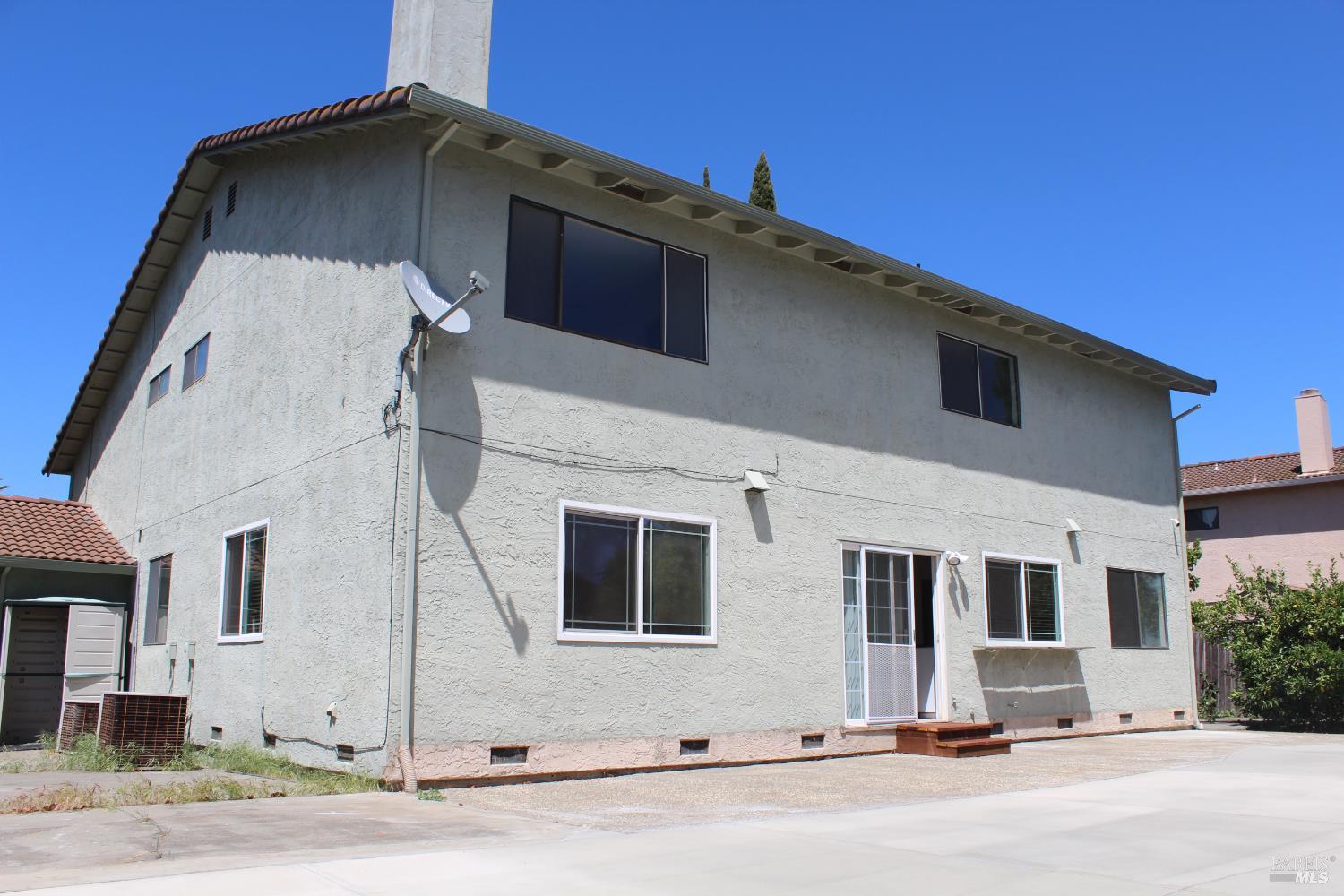 Detail Gallery Image 17 of 55 For 1031 Suffolk Way, Fairfield,  CA 94533 - 4 Beds | 2/1 Baths