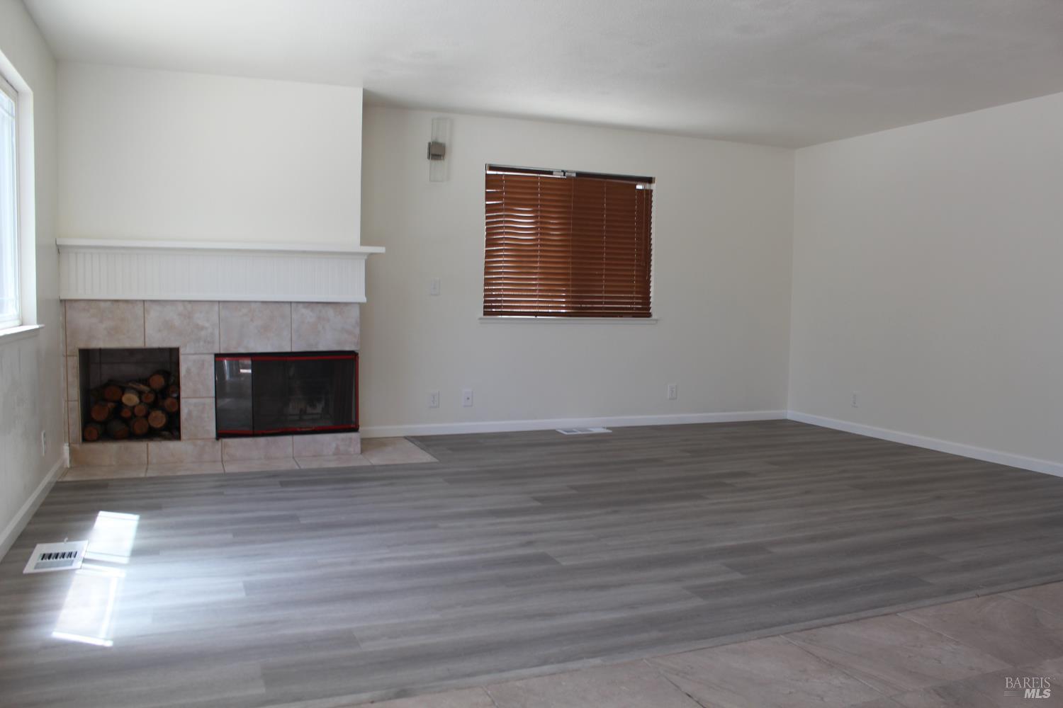 Detail Gallery Image 8 of 55 For 1031 Suffolk Way, Fairfield,  CA 94533 - 4 Beds | 2/1 Baths