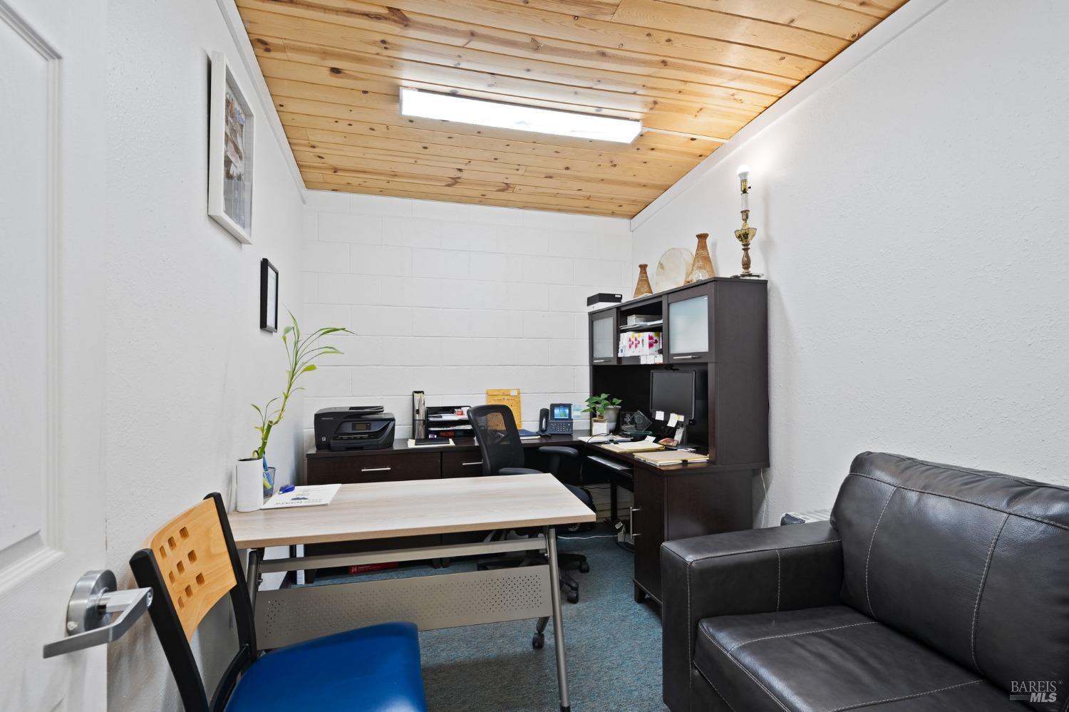 Detail Gallery Image 26 of 36 For 14092 Lakeshore Dr, Clearlake,  CA 95422 - – Beds | – Baths