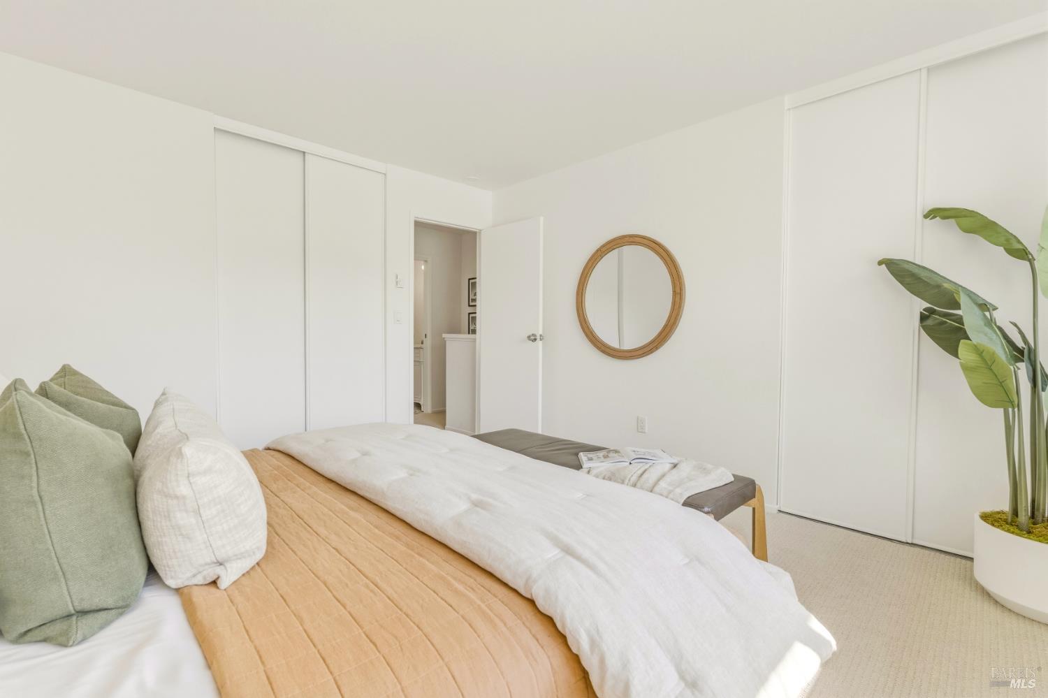 Detail Gallery Image 10 of 19 For 229 Marin Valley Dr, Novato,  CA 94949 - 2 Beds | 1/1 Baths