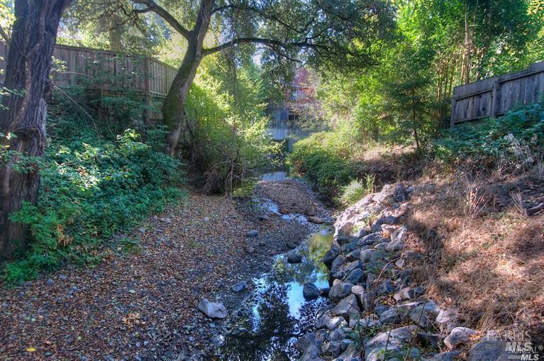 Detail Gallery Image 2 of 26 For 323 Bolinas Rd, Fairfax,  CA 94930 - 2 Beds | 1/1 Baths