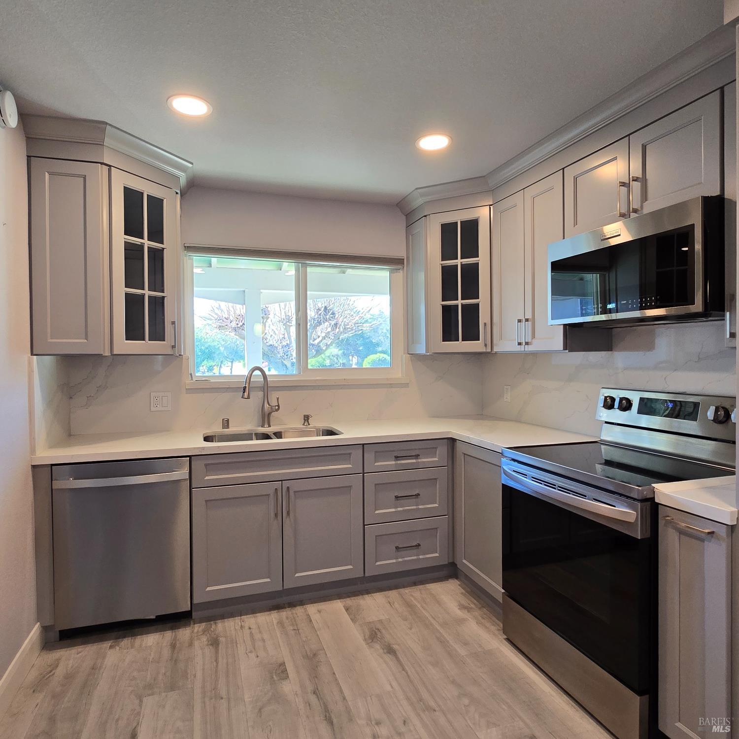Detail Gallery Image 3 of 7 For 121 Sequoia Dr, Vacaville,  CA 95687 - 1 Beds | 1 Baths