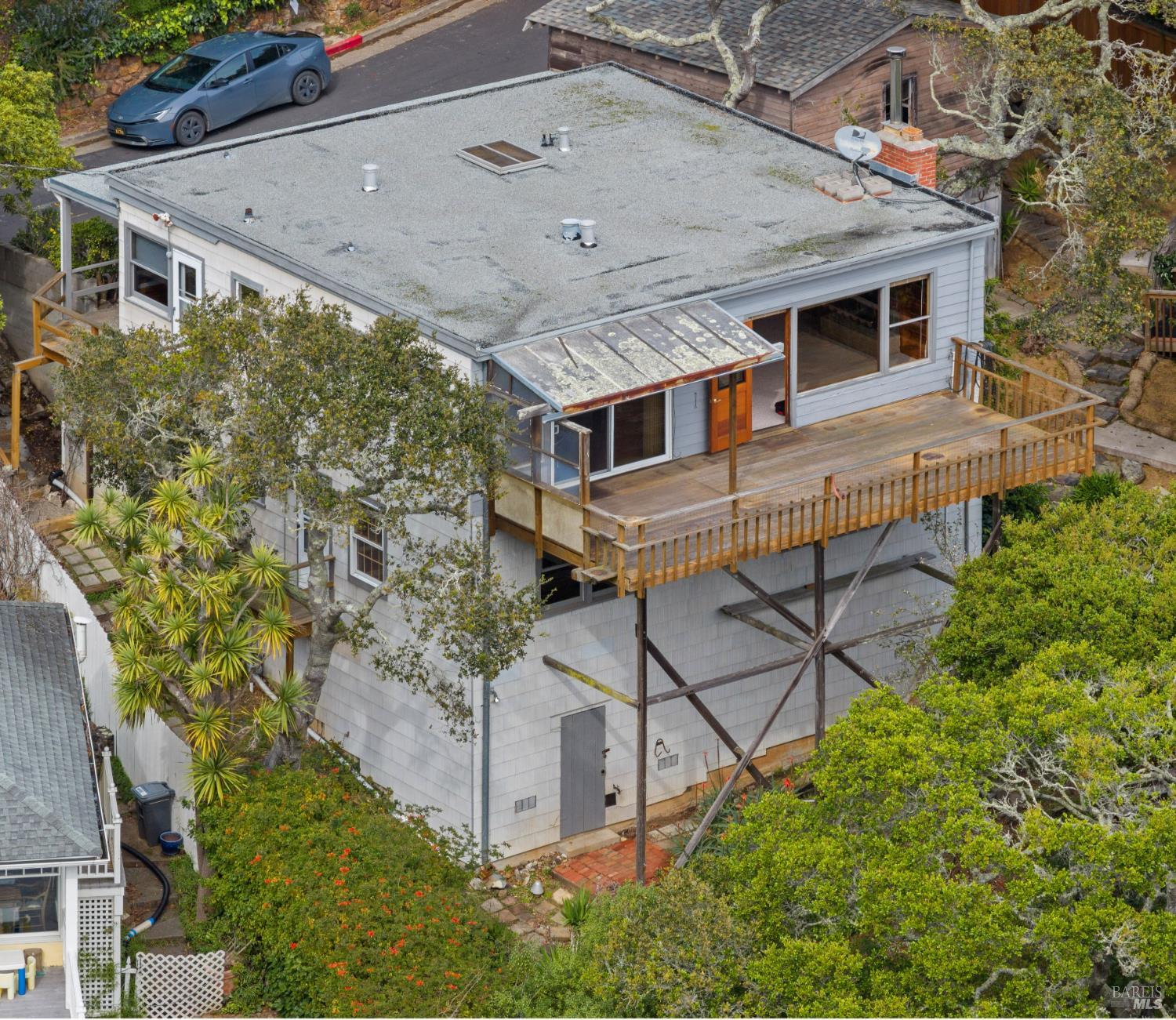 Detail Gallery Image 13 of 15 For 134 Crescent Ave, Sausalito,  CA 94965 - 4 Beds | 2 Baths