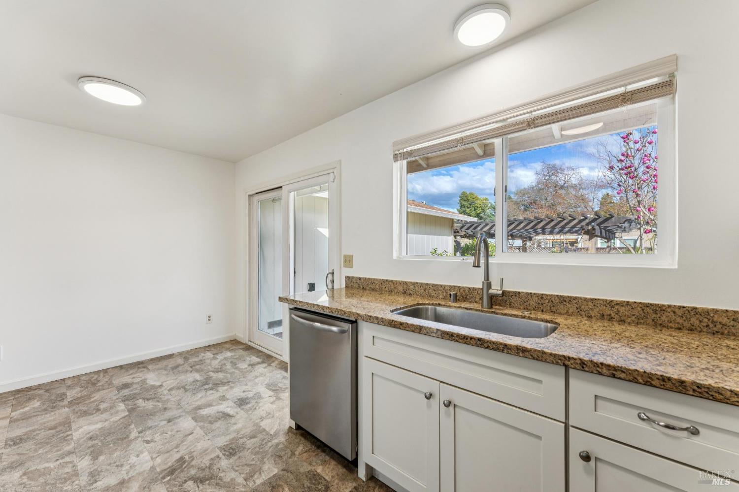 Detail Gallery Image 23 of 59 For 18023 Mulberry Ave, Sonoma,  CA 95476 - 2 Beds | 1 Baths