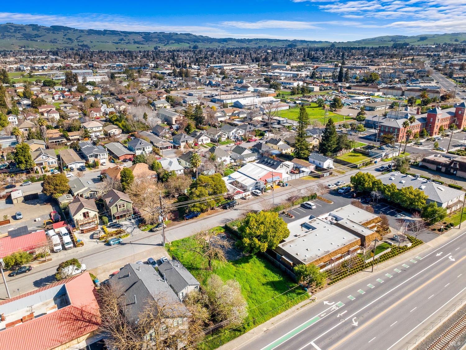 Detail Gallery Image 8 of 19 For 315 Lakeville St, Petaluma,  CA 94952 - – Beds | – Baths