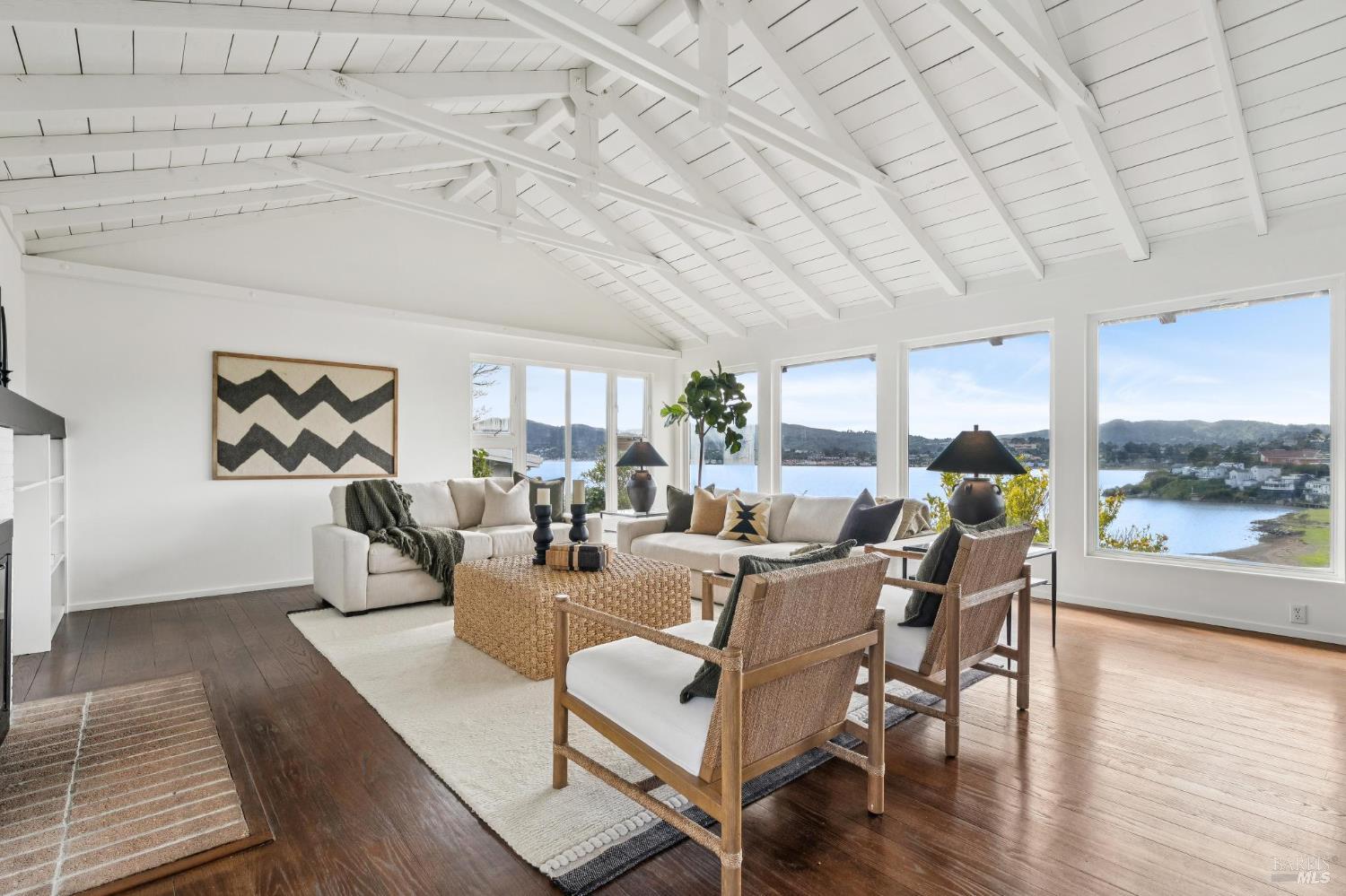 Detail Gallery Image 3 of 51 For 532 Virginia Dr, Tiburon,  CA 94920 - 2 Beds | 1 Baths