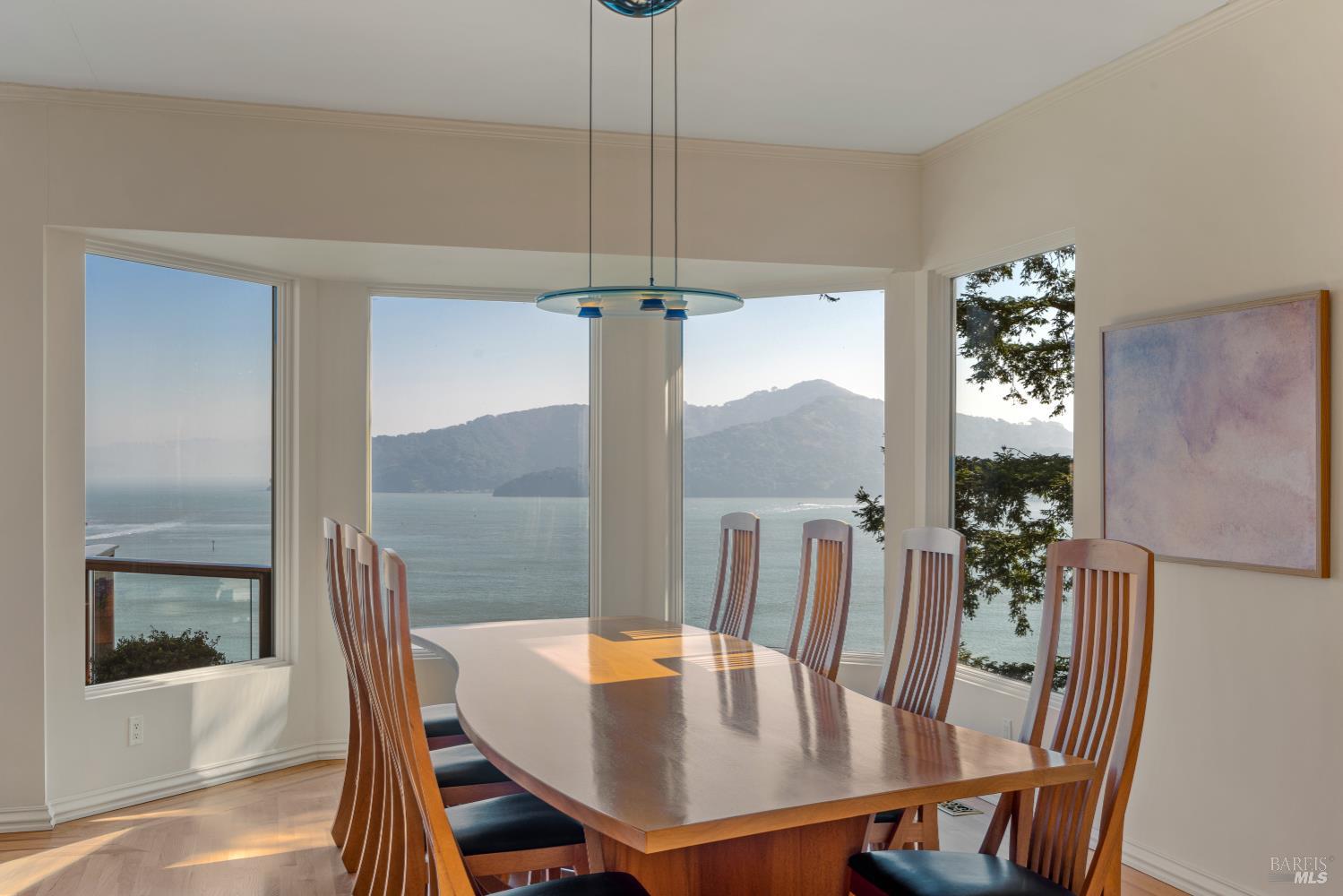 Detail Gallery Image 9 of 47 For 266 Bayview Ave, Belvedere,  CA 94920 - 5 Beds | 3/1 Baths