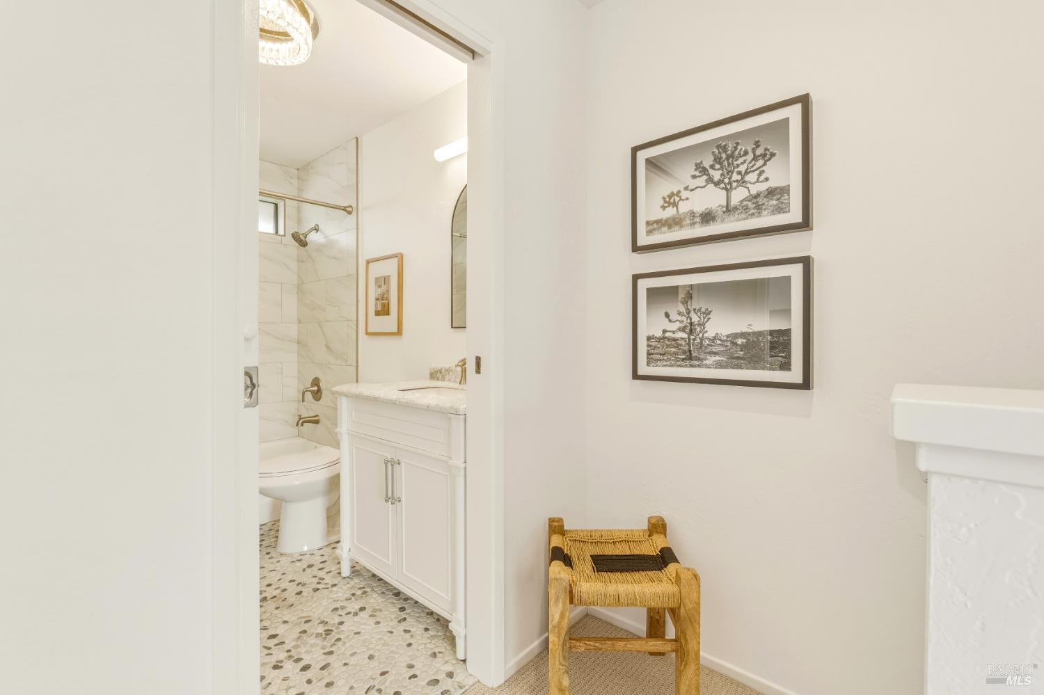 Detail Gallery Image 13 of 19 For 229 Marin Valley Dr, Novato,  CA 94949 - 2 Beds | 1/1 Baths