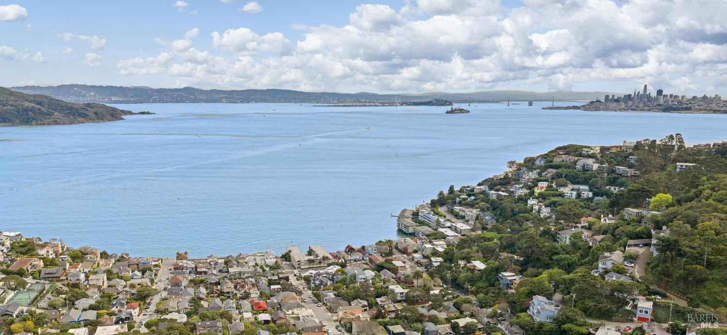 Detail Gallery Image 8 of 15 For 134 Crescent Ave, Sausalito,  CA 94965 - 4 Beds | 2 Baths