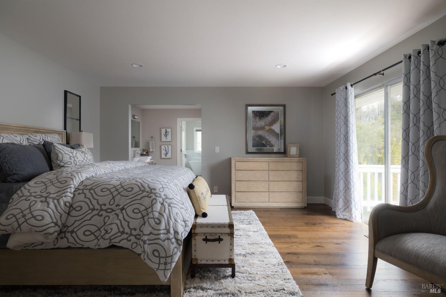 Detail Gallery Image 16 of 37 For 201 Silverado Trl, Saint Helena,  CA 94574 - 3 Beds | 3 Baths