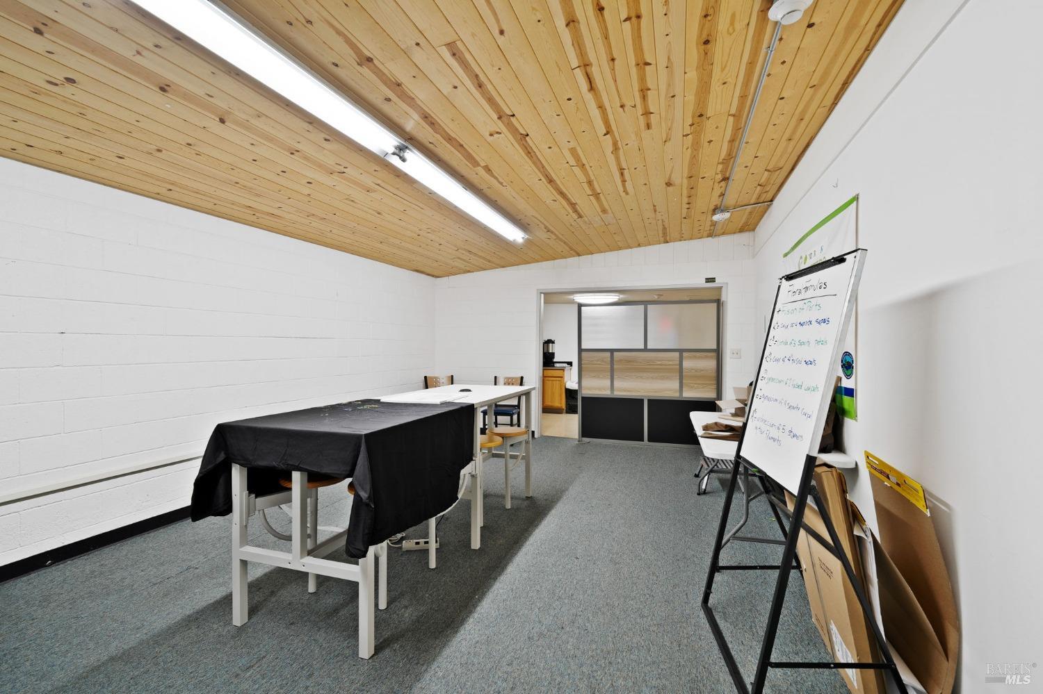 Detail Gallery Image 14 of 36 For 14092 Lakeshore Dr, Clearlake,  CA 95422 - – Beds | – Baths