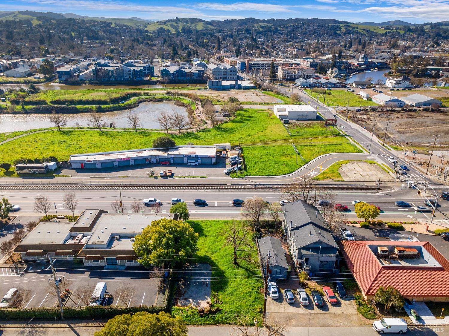 Detail Gallery Image 4 of 19 For 315 Lakeville St, Petaluma,  CA 94952 - – Beds | – Baths