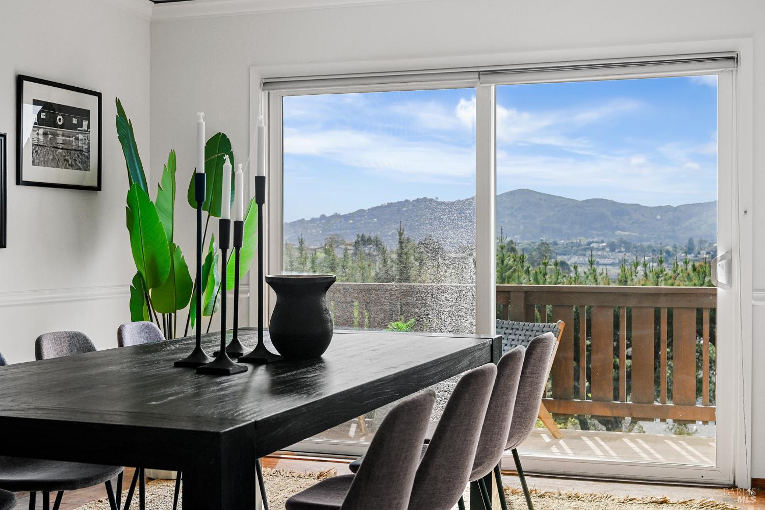 Detail Gallery Image 4 of 47 For 260 Blackfield Dr, Tiburon,  CA 94920 - 4 Beds | 2/1 Baths