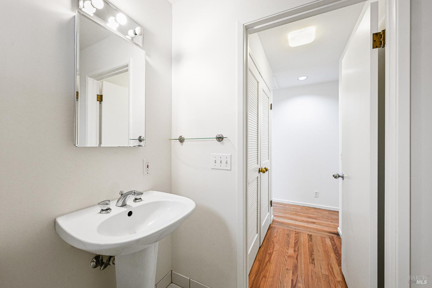 Detail Gallery Image 36 of 65 For 11 Hollyhock Ct, Mill Valley,  CA 94941 - 4 Beds | 2/1 Baths