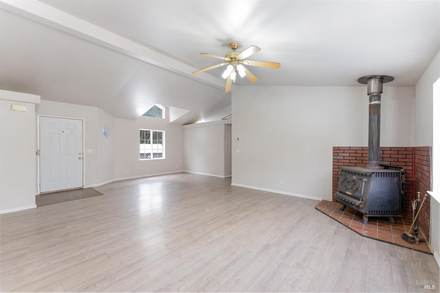 Detail Gallery Image 10 of 27 For 5751 Ridgewood Rd, Willits,  CA 95490 - 3 Beds | 2 Baths