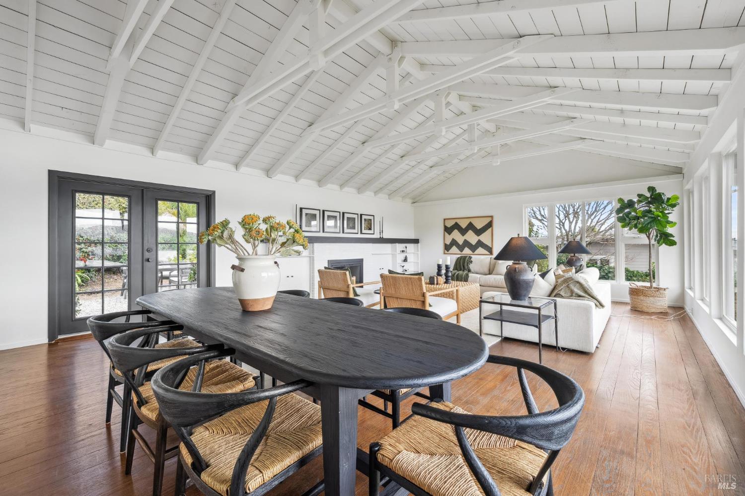 Detail Gallery Image 17 of 51 For 532 Virginia Dr, Tiburon,  CA 94920 - 2 Beds | 1 Baths