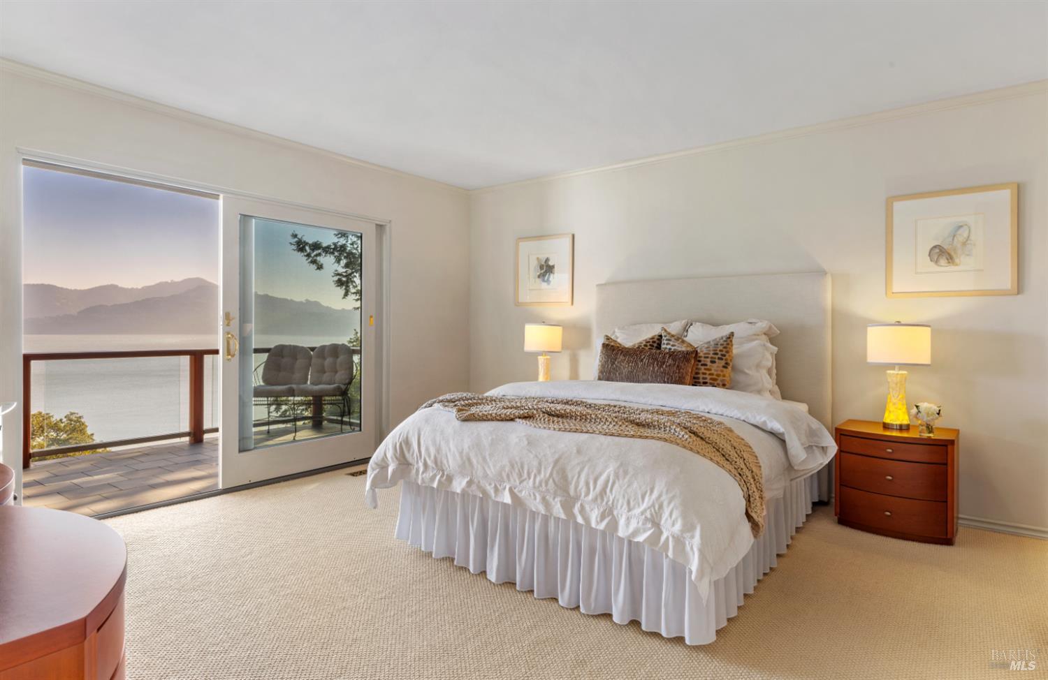 Detail Gallery Image 15 of 47 For 266 Bayview Ave, Belvedere,  CA 94920 - 5 Beds | 3/1 Baths