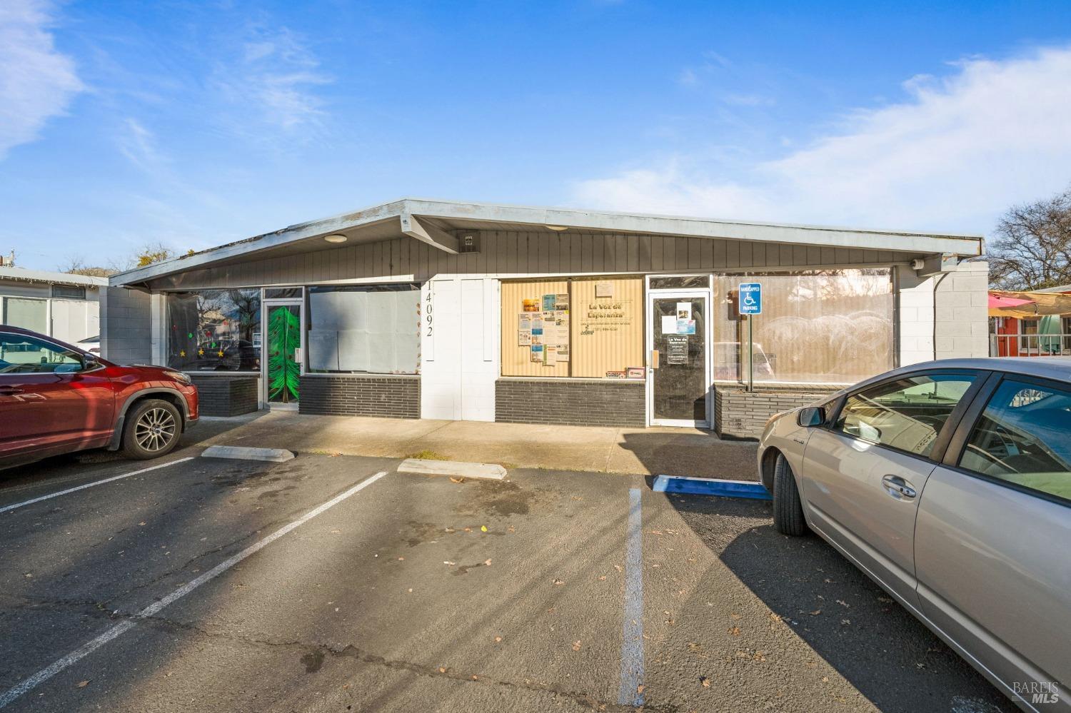 Detail Gallery Image 2 of 36 For 14092 Lakeshore Dr, Clearlake,  CA 95422 - – Beds | – Baths