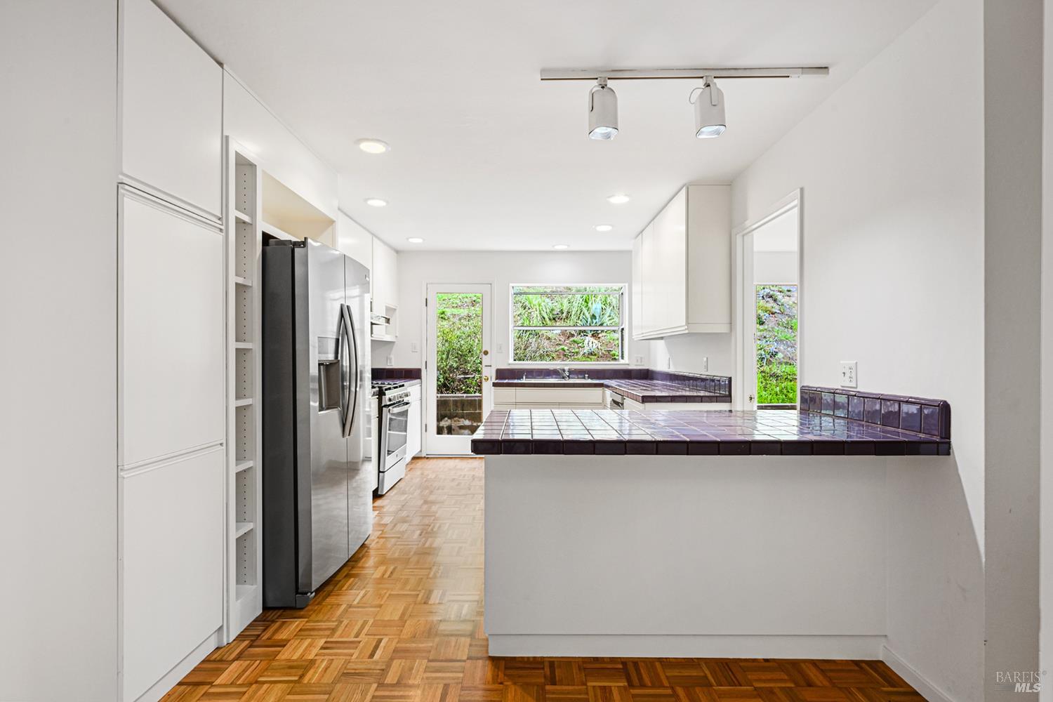 Detail Gallery Image 19 of 65 For 11 Hollyhock Ct, Mill Valley,  CA 94941 - 4 Beds | 2/1 Baths